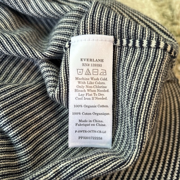 Everlane navy &white striped crew neck - Picture 3 of 5